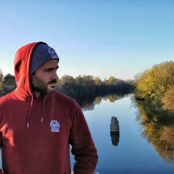 sweat-shirt à capuche bordeaux